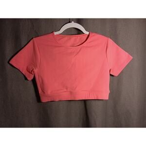 NVGTN Large Cropped Short Sleeve Yoga Workout Top Built‑In Bra Salmon Pink